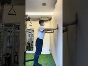 自宅で簡単　バストアップ　トレーニング！