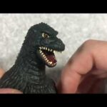 ヴィレヴァンのゴジラコーナーで見つけたゴジラ バストアップ マグネット 小物掛けです。