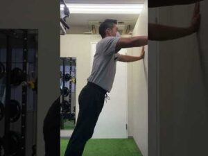 【宅トレ バストアップ編】壁を使ったトレーニング?!自宅で簡単！手幅を変えるだけで鍛えれる部位も変わってくる？！#宅トレ #ダイエット #家トレ #ストレッチ #パーソナルジム #プロテイン