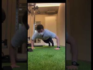 【バストアップトレーニング】バストアップと二の腕痩せも期待できるので一石二鳥！以外ときついかも!?#ダイエット #家トレ #パーソナルジム #プロテイン #筋トレ #筋トレ女子