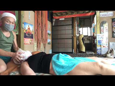 バストアップする握り圧迫指圧