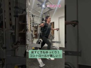 バスト位置で印象が変わる。 #shotrs