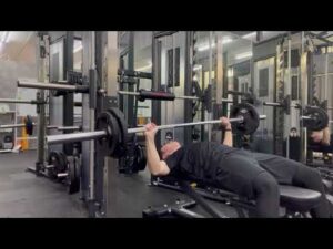 バストアップ　ベンチプレス