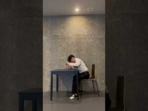 オフィストレーニング　胸筋　隙間時間　続けられるトレーニング　ワークアウト#shorts #short #筋トレ#ひきしめたい