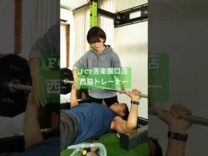 暑い胸板やバストアップにはベンチプレス！